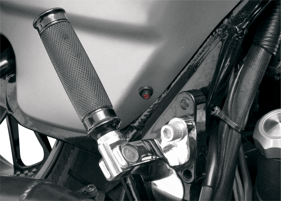 Vice Footpegs - Black - Lutzka's Garage