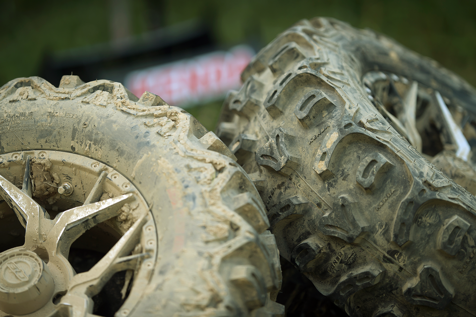 Tire - K587 - Bear Claw HTR - 25x10R12