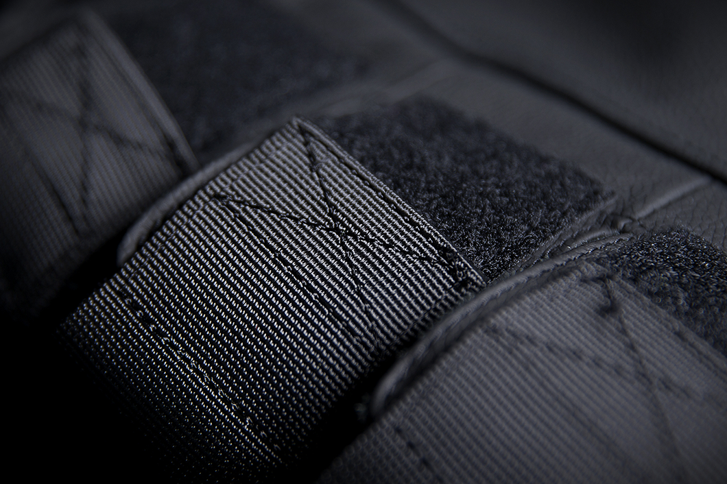 Regulator™ D30® Stripped Vest - Black - S/M - Lutzka's Garage