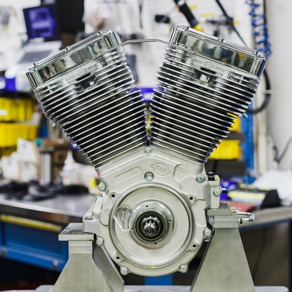 V111 Long-Block Engine without Induction/Ignition