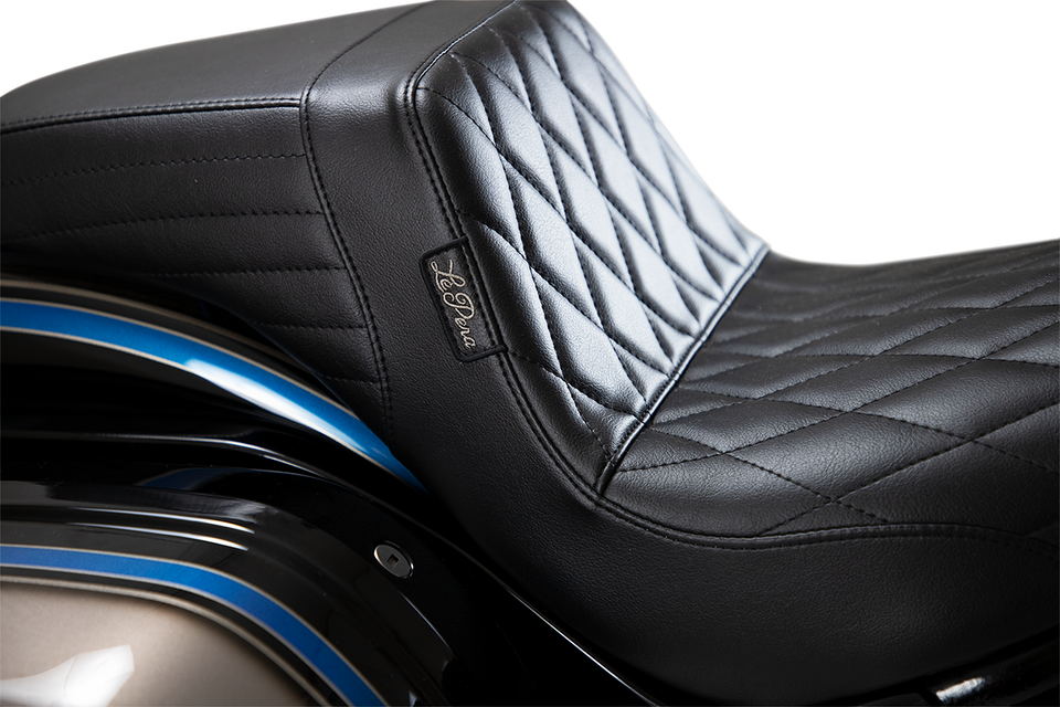 Kickflip Seat - Diamond - Softail 18+